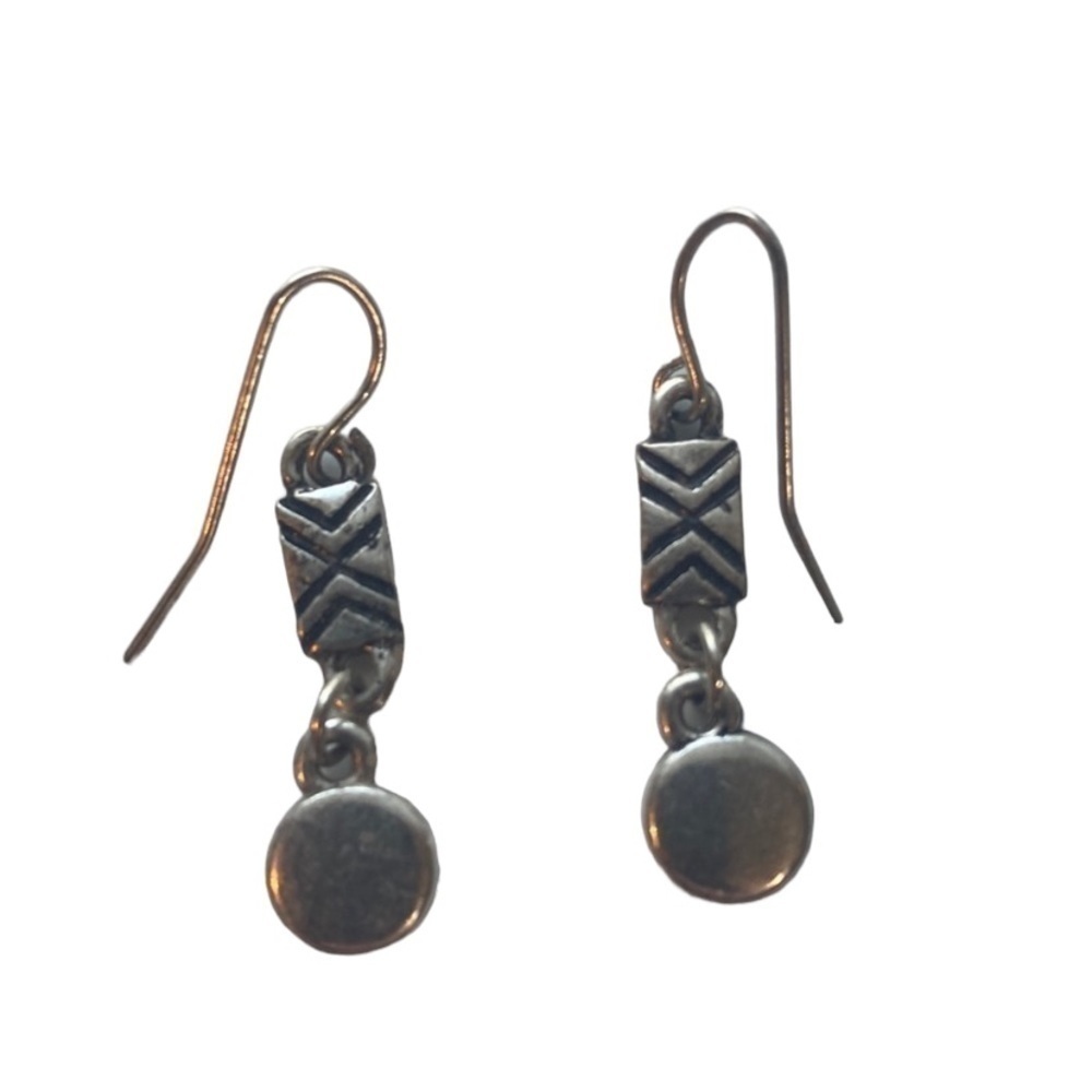 Triangle pattern | Black/ Silver color | pair of earrings